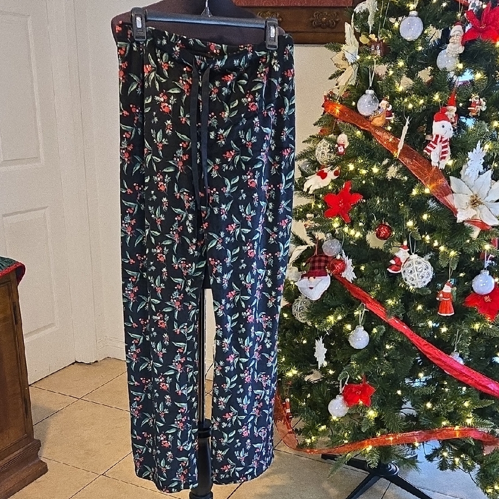 Stars Above Black Floral Women's Joggers